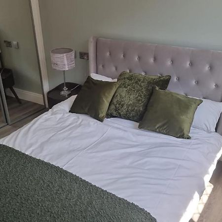 Jasmin Apartments - Luxury 1 & 2 Bedroom Units With Free Parking Буши Экстерьер фото