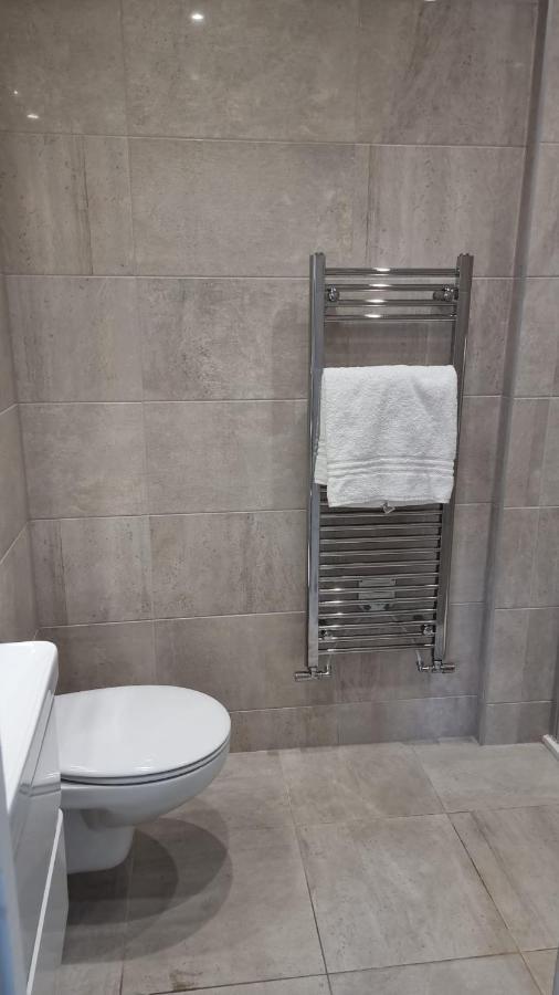 Jasmin Apartments - Luxury 1 & 2 Bedroom Units With Free Parking Буши Экстерьер фото