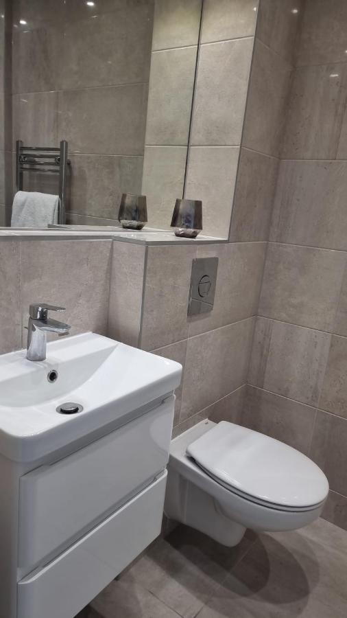 Jasmin Apartments - Luxury 1 & 2 Bedroom Units With Free Parking Буши Экстерьер фото