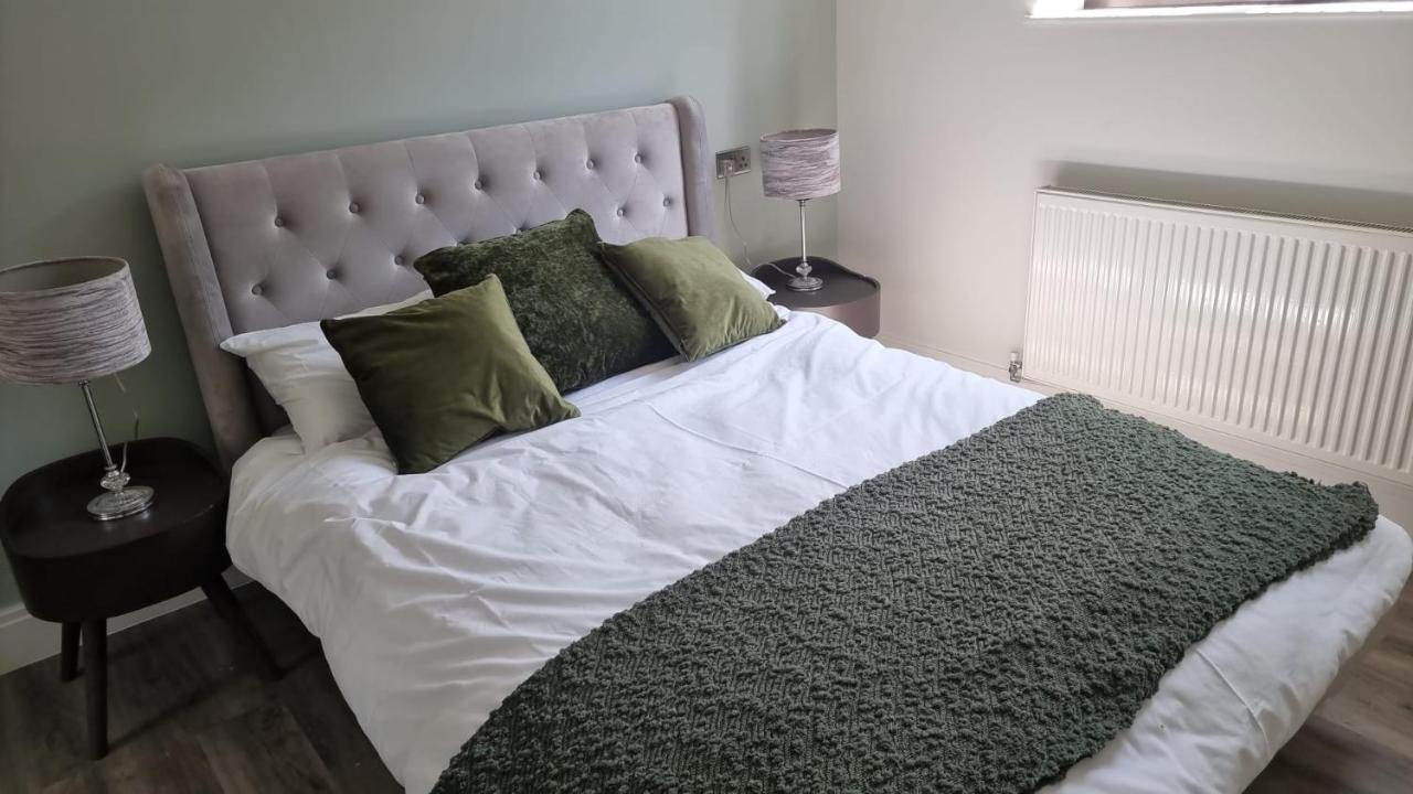 Jasmin Apartments - Luxury 1 & 2 Bedroom Units With Free Parking Буши Экстерьер фото